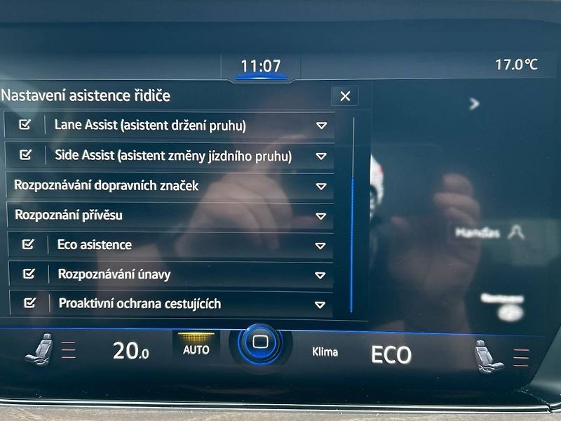 Volkswagen Touareg (2021) 3.0 TDI 8AUT 4MOTION R-Line - fotka 26 z 32