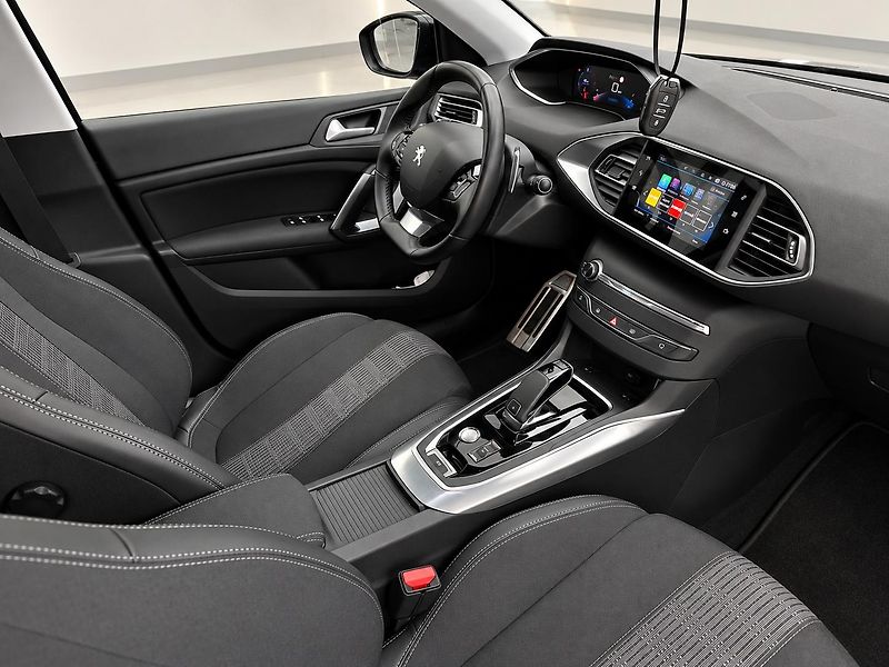 Peugeot 308 (2021) - fotka 20 z 24
