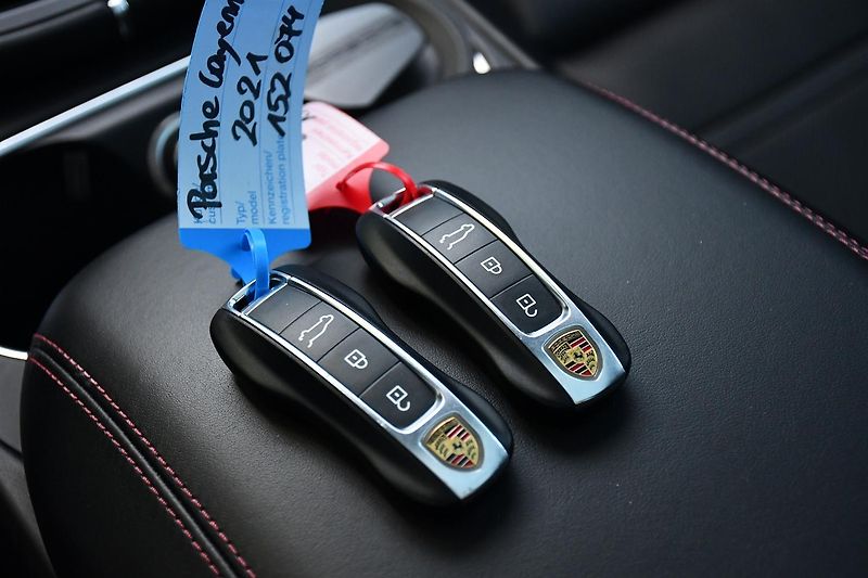 Porsche Cayenne 3.0E-REZERVACE - fotka 44 z 50