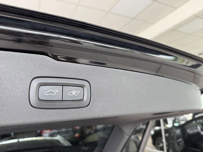 Volvo V60 D3 AUT*110kW*LED*KeyLess*DPH - fotka 32 z 34