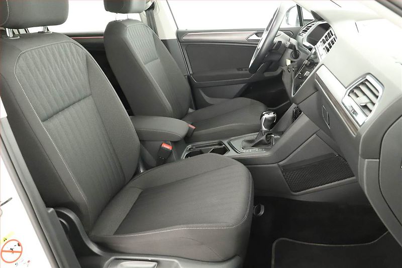 Volkswagen Tiguan Allspace (2023) Life 2.0 TDI - fotka 14 z 16