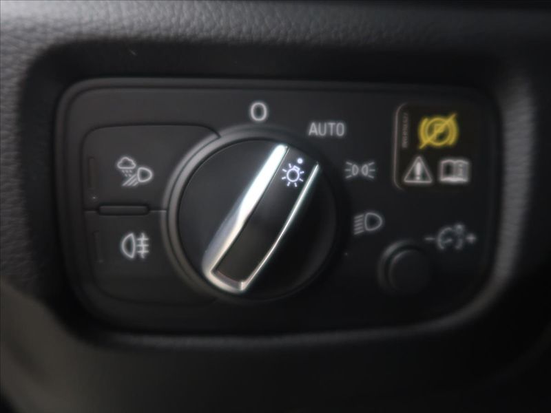 Audi A3 2,0 TDI S-line 1.majitel - fotka 17 z 38