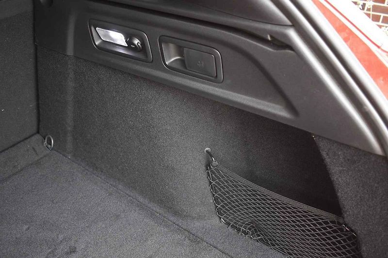 Peugeot kombíky umí. Platí to i novém 308 SW