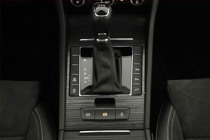 Škoda Superb (2021) 2.0 TDI - fotka 18 z 20