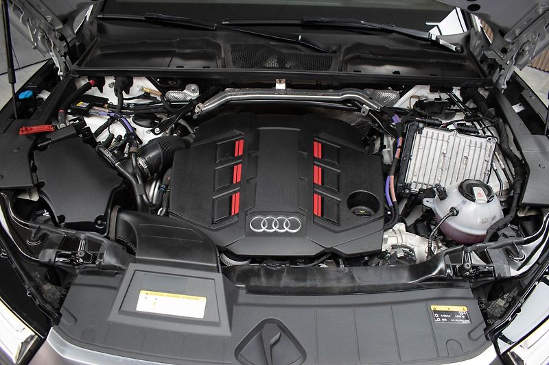 Audi SQ5 3.0 TDI *AIR*WEBASTO*TAŽNÉ*DPH - fotka 37 z 41