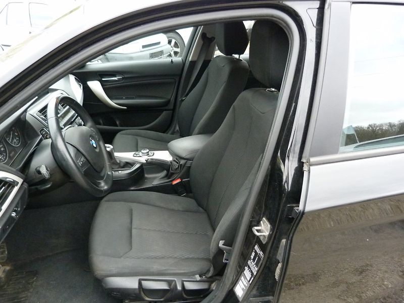 BMW Řada 1 118D 2.0D - fotka 9 z 22