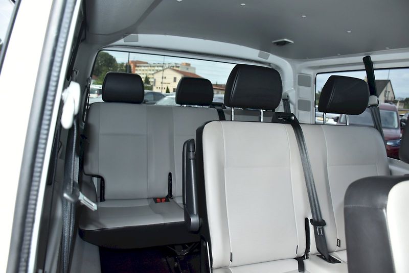 Volkswagen Transporter (2016) 2.0 TDI 75kW 9 Míst - fotka 23 z 26