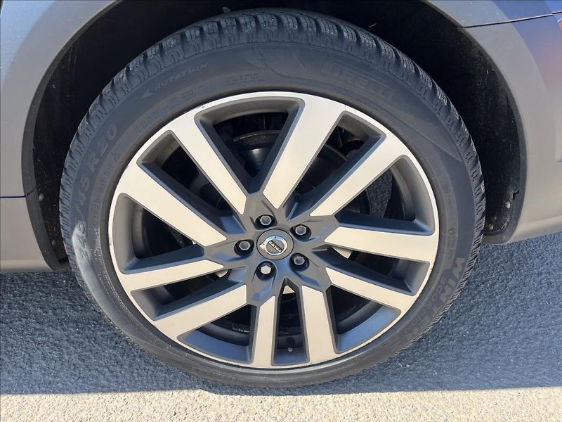 Volvo V90 2,0 B4 145KW CROSS COUNTRY DPH - fotka 34 z 43
