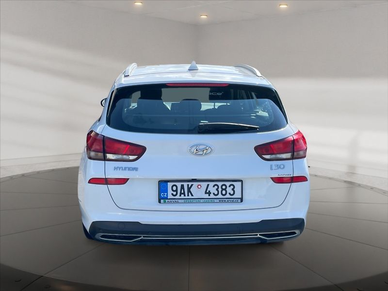 Hyundai i30 1,0 TGDI Family Comfort - fotka 5 z 11