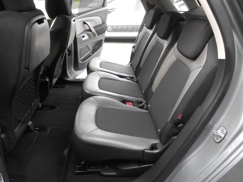 Citroën SpaceTourer 1.6HDi,NAVI, Tažné, Automat!! - fotka 41 z 45