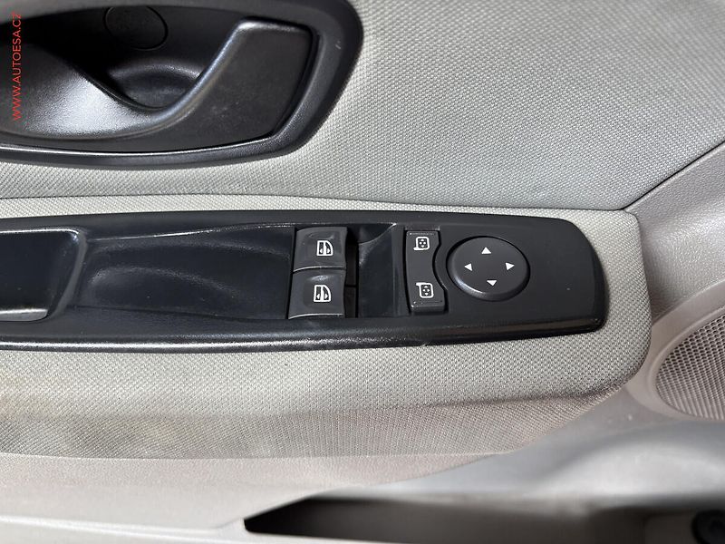 Renault Mégane (2011) 1.6 16V, Authentique, AC - fotka 12 z 13