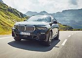 BMW X5 xDrive45e. Emise 27 g/CO2 na km. Spotřeba 1,7 l/100 km.