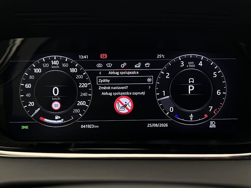 Land Rover Range Rover Evoque P200 R-DYNAMIC HSE AUT CZ - fotka 41 z 48