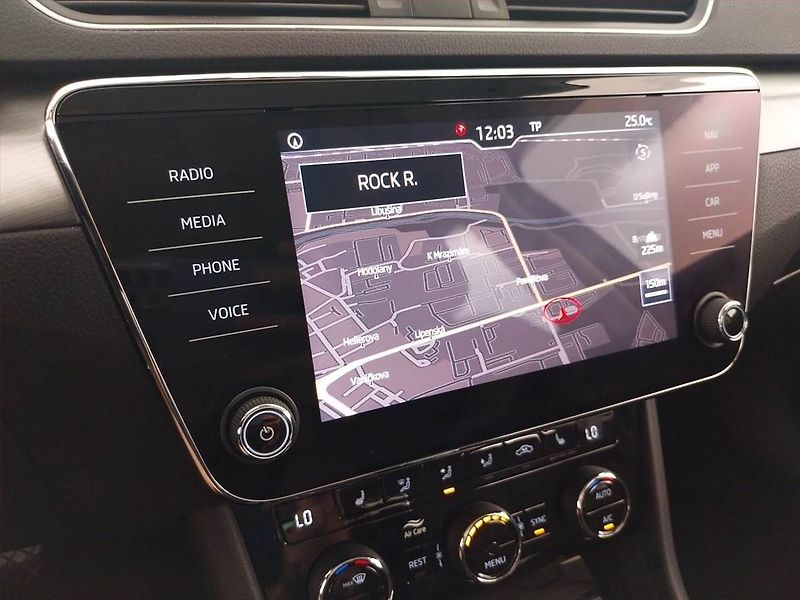 Škoda Superb (2018) 2.0 TDI, Automat, Navi - fotka 17 z 23
