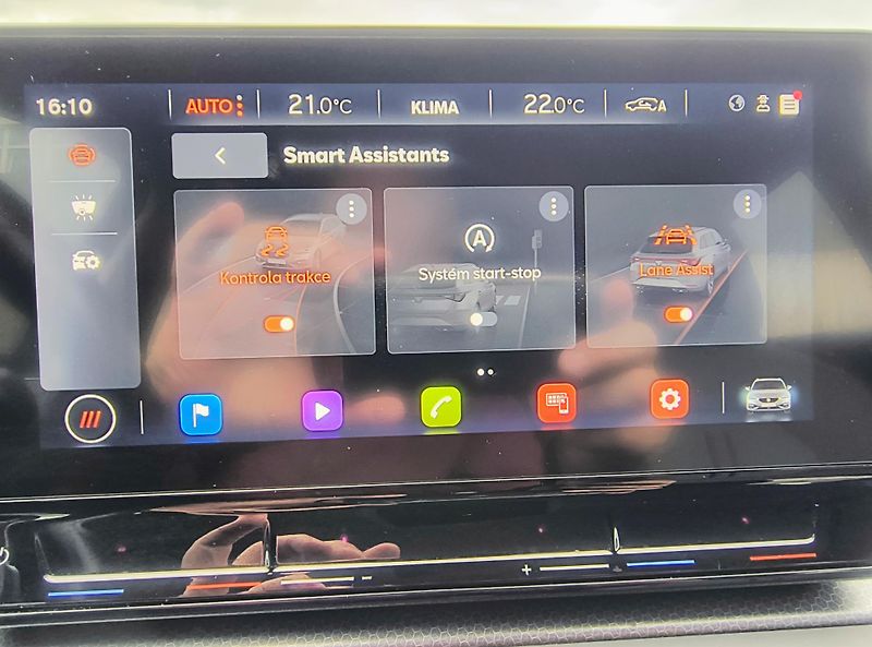 Seat Leon 1.0 eTSi AT 81KWNAVI/MATRIXLED - fotka 50 z 67