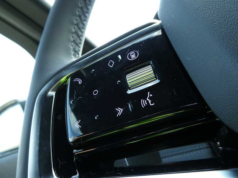 Land Rover Discovery Sport 1,5 Dynamic Se P270e - fotka 20 z 40