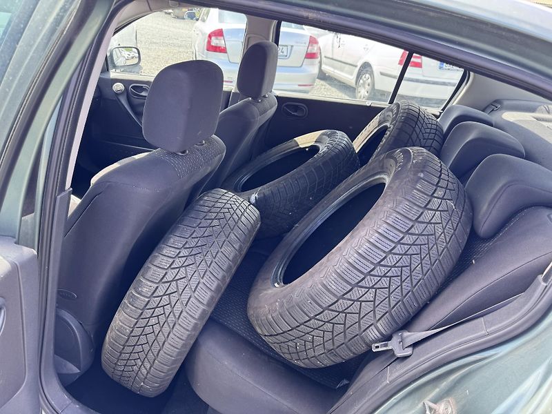 Renault Mégane 1.5 DCi, tažné, stk 3/2027 - fotka 12 z 16