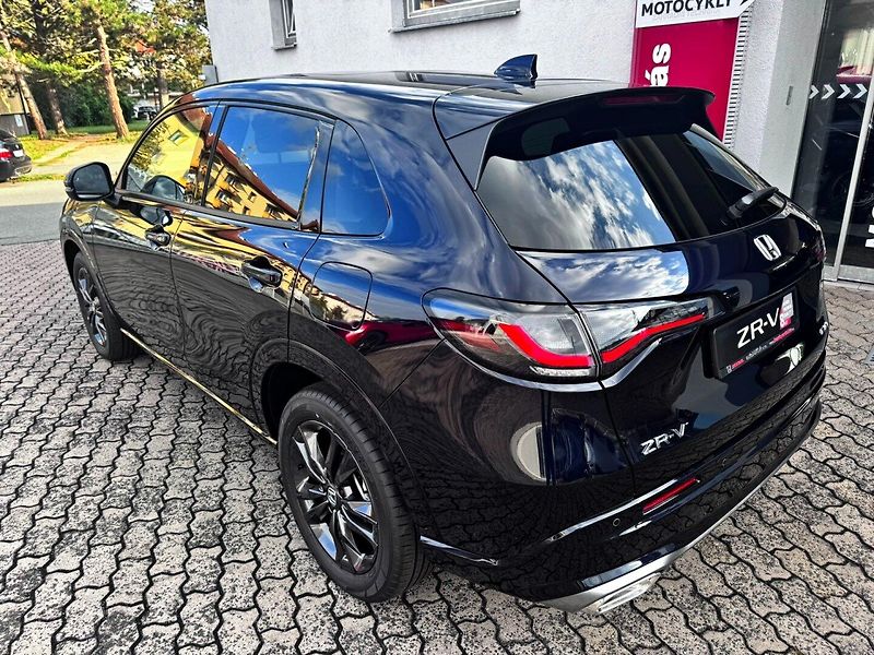 Honda ZR-V (2026) 2.0e:HEV 135kW ADVANCE MR2027 - fotka 3 z 42
