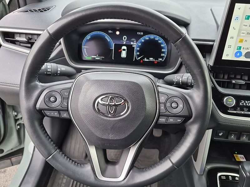 Toyota Corolla Cross Style Tech 1,8 HEV e-CVT - fotka 13 z 26