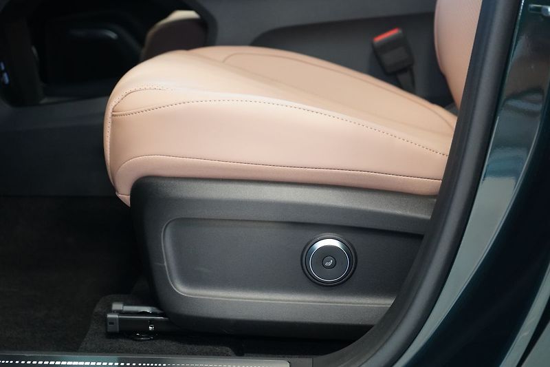Chery Ostatní (2026) UNIQUE 1.5 TGDI PHEV - fotka 16 z 57