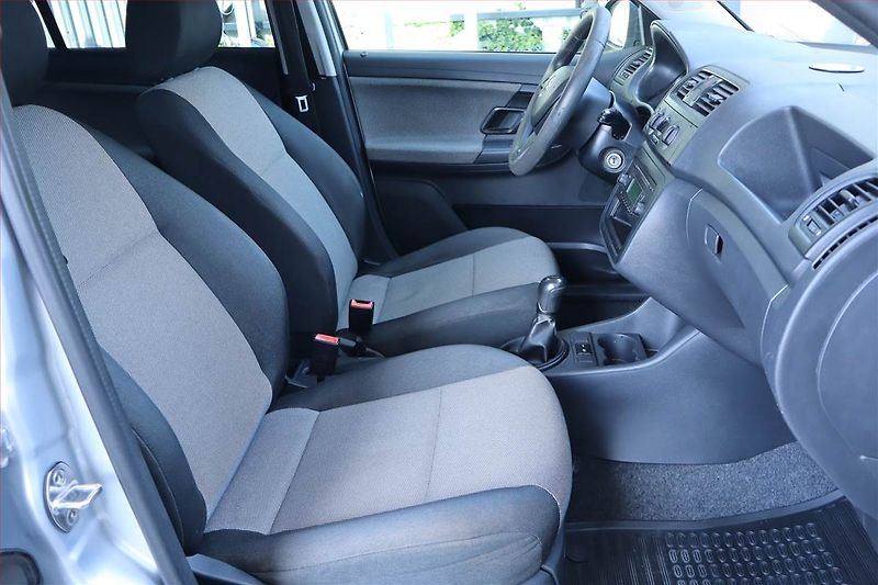 Škoda Fabia (2014) Ambition 1.4 16V - fotka 9 z 16