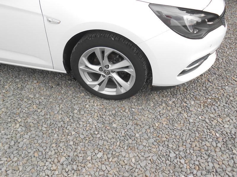 Opel Astra 1.2,KAMERA,NAVI,62TKm - fotka 14 z 38