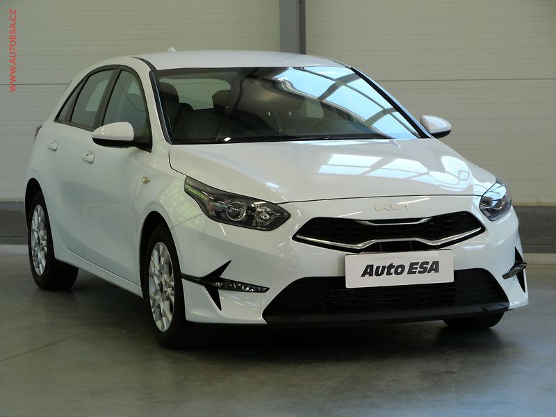 Kia Ceed (2022) 1.6 CRDi, ČR, Tempo, park - fotografie inzerátu
