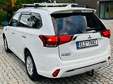 Mitsubishi Outlander 2.4i+HYBRID 4x4 SERVISKA TAŽNÉ - náhled 16