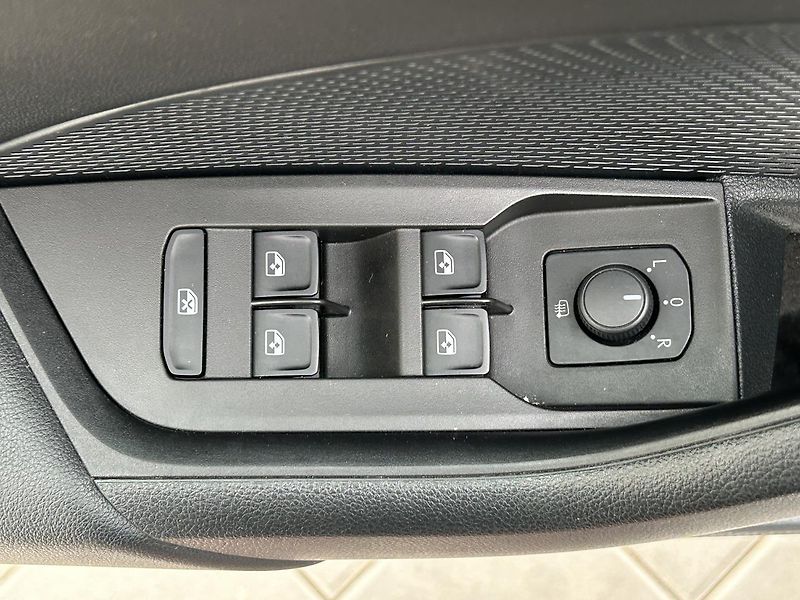 Škoda Octavia 2.0 TDI Ambition Plus - fotka 13 z 28