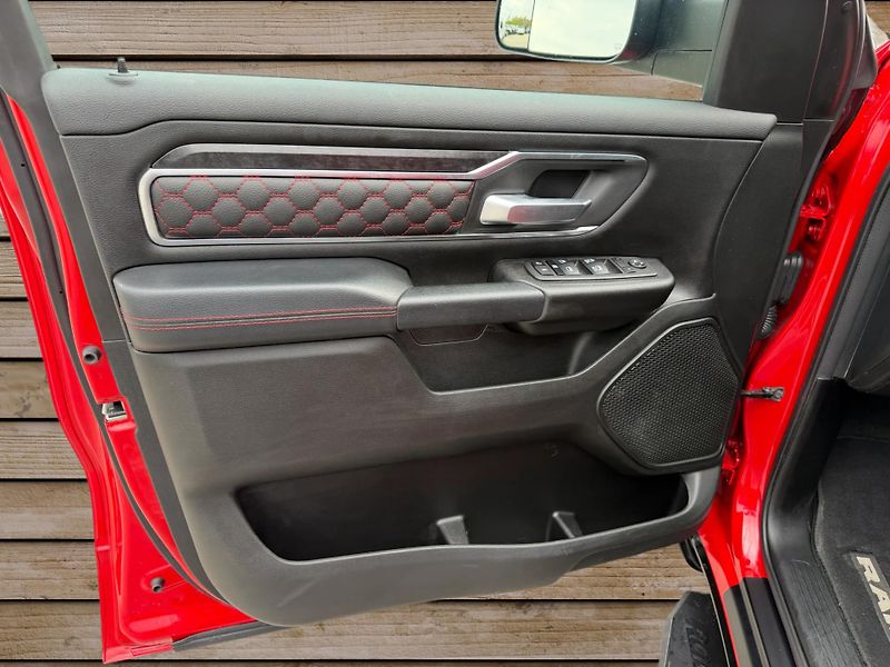 Dodge RAM (2023) +BACKCOUNTRY+AXLE LOCK+HEMI+ - fotka 15 z 23