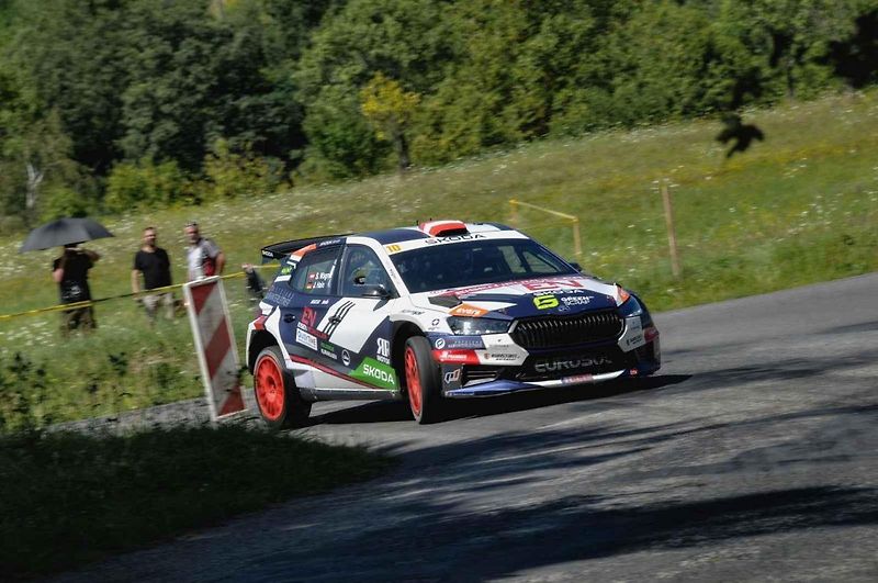 V rámci přípravy na víkendový 53. ročník Barum Czech Rally Zlín absolvovala třicítka pilotů úterní test na trati Ludkovice - Biskupice.