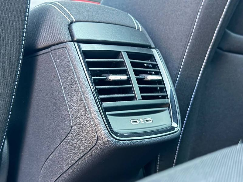 Škoda Kamiq Monte Carlo 1,0 TSI 85 kW 6° M - fotka 29 z 35