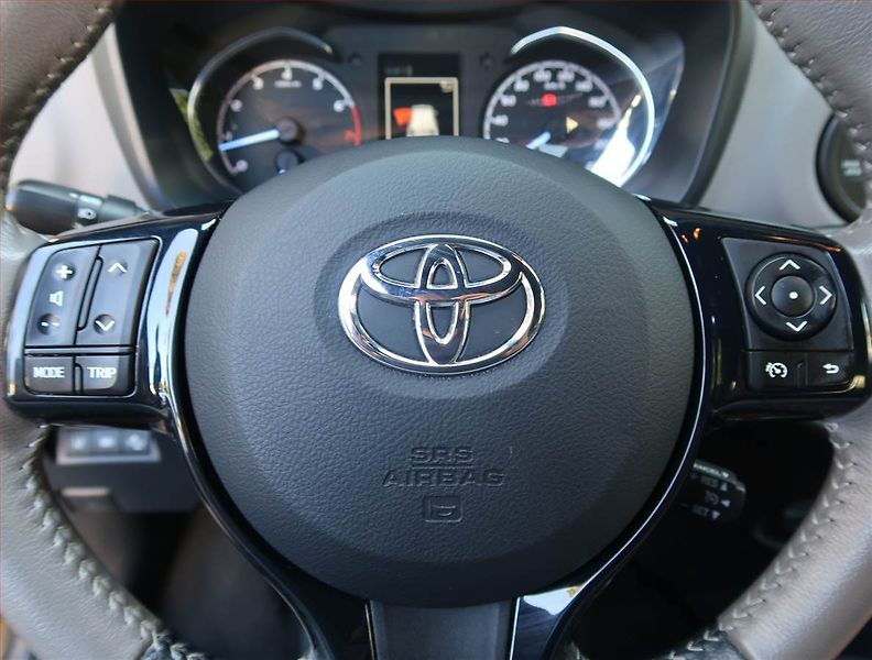 Toyota Yaris (2020) 1.5 Dual VVT-i, Serv.kniha - fotka 18 z 19