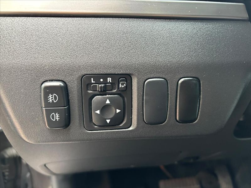 Mitsubishi Pajero 3,2 DI-D  Instyle 4x4+Serviska - fotka 24 z 32