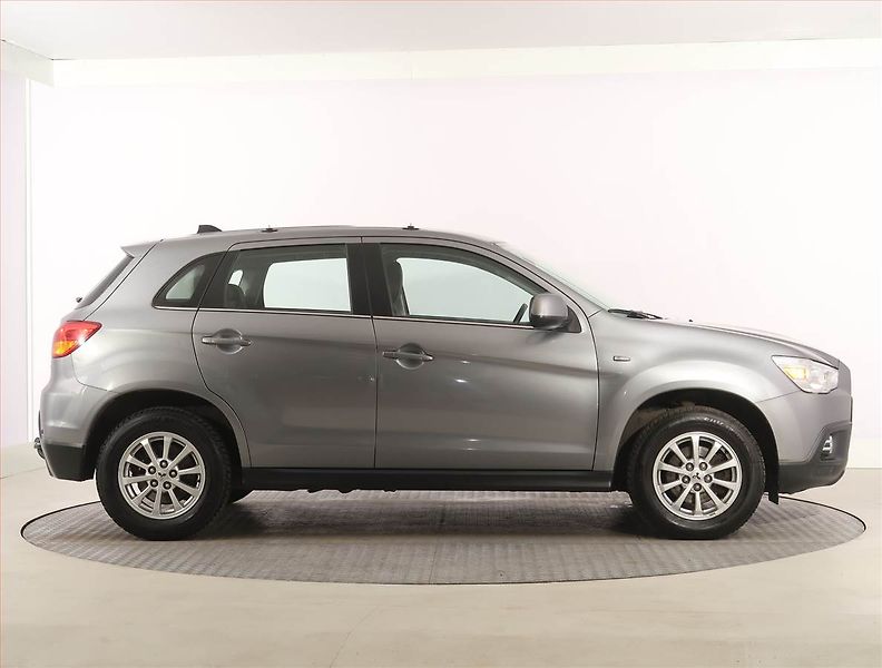 Mitsubishi ASX (2011) 1.8 DI-D MIVEC, 4X4 - fotka 6 z 17