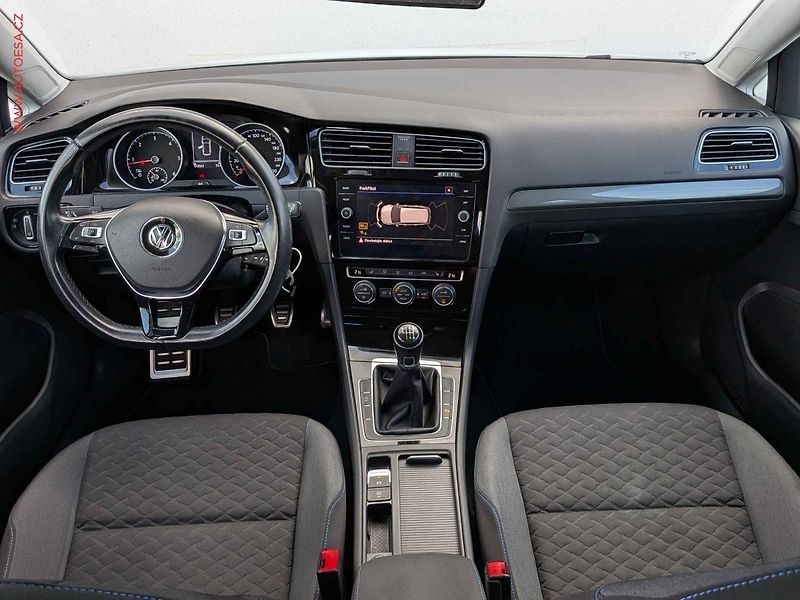 Volkswagen Golf (2018) 2.0 TDi, 1.maj, Join, navi - fotka 8 z 16