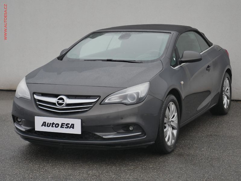 Opel Cascada (2013) 1.4i, AC, výhřev sed - fotka 3 z 21