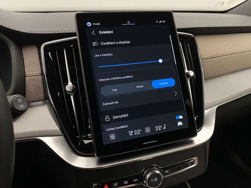 Volvo XC90 (2026) T8 AWD Plug-in CORE 7m - fotka 51 z 64