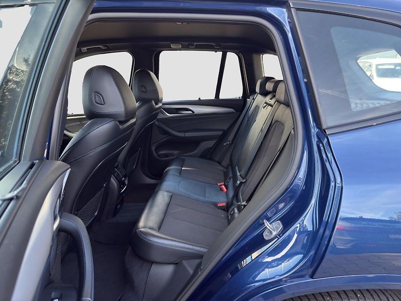 BMW X3 xDrive20d - fotka 15 z 21