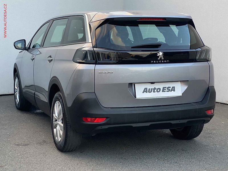 Peugeot 5008 (2021) 1.5HDi, ČR, Active, LED - fotka 6 z 17