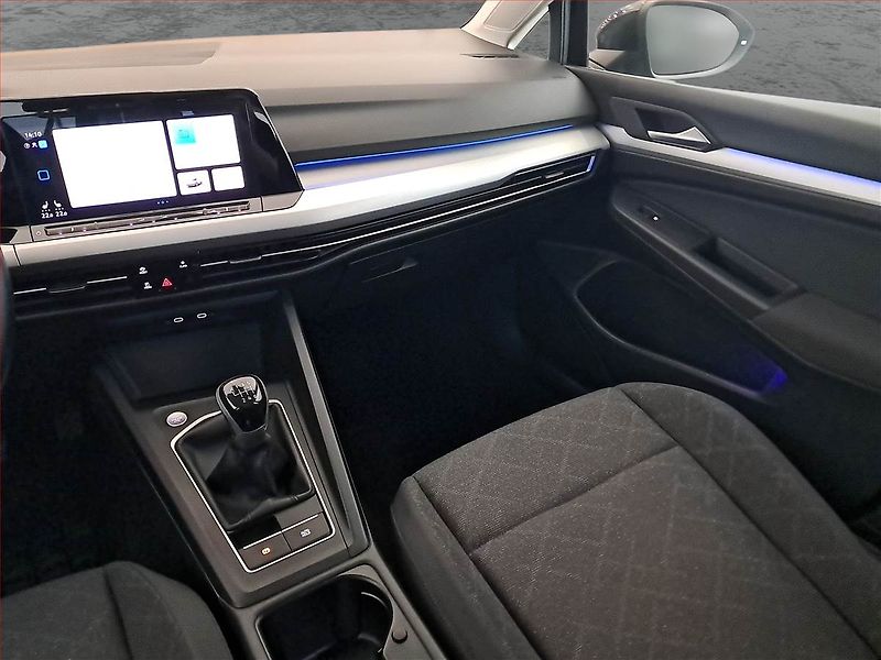 Volkswagen Golf (2022) Life 1.0 TSI, Tempomat - fotka 8 z 16