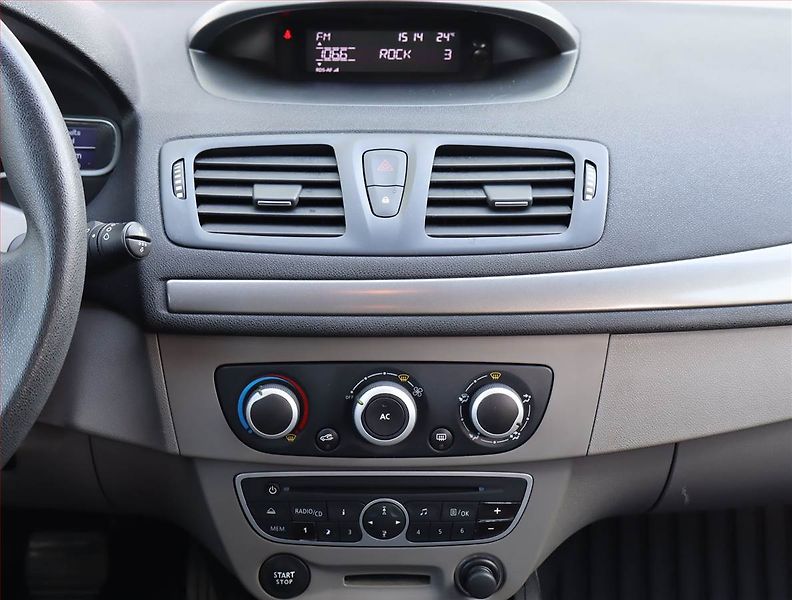 Renault Mégane (2012) 1.5 dCi, Serv.kniha, Tempomat - fotka 12 z 16