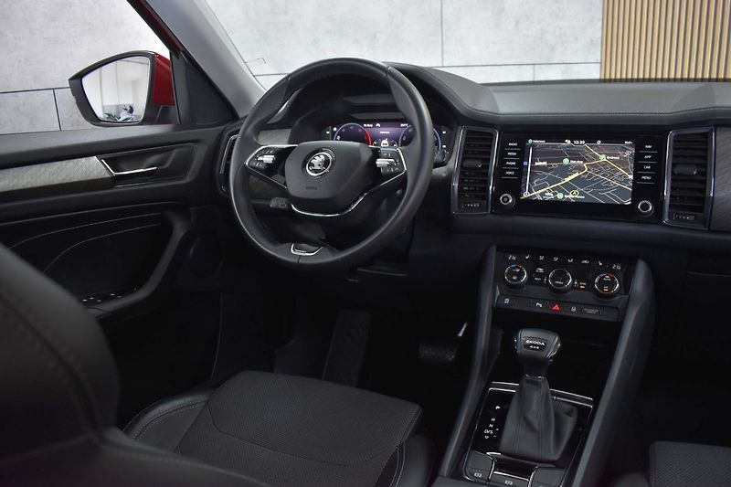Škoda Kodiaq TDI 147kW 4x4*STYLE*TAŽNÉ*ČR 1 - fotka 9 z 42