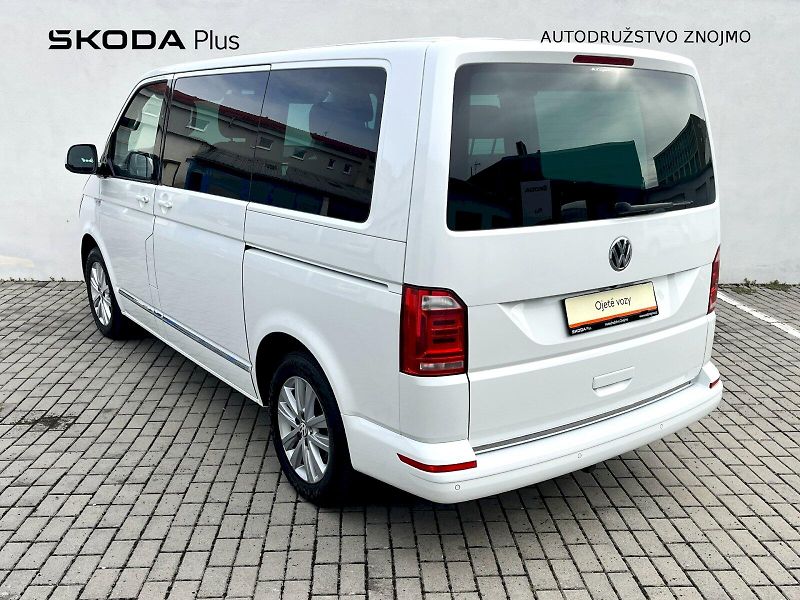 Volkswagen Multivan (2018) 2,0TSi Benzín 150kW Highline 4 - fotka 8 z 24