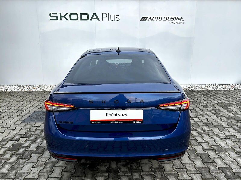 Škoda Superb (2025) 2.0 TSI 150kW DSG Sportline - fotka 6 z 35