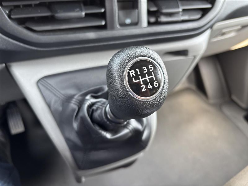 Ford Transit Custom 2,0 EcoBlue 100kW L1 - fotka 28 z 36