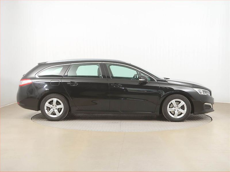 Peugeot 508 (2015) 2.0 BlueHDi, Navi, Tempomat - fotka 6 z 21