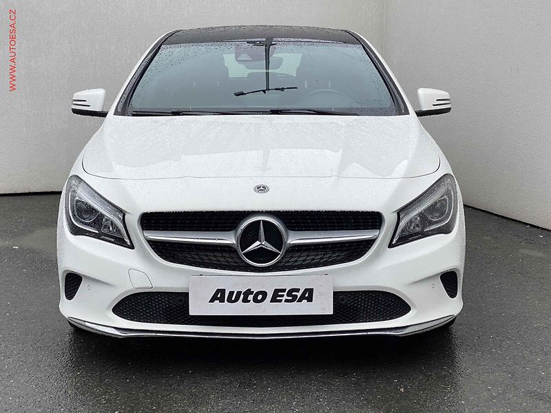 Mercedes-Benz CLA (2018) 1.6 CLA180, AT, LED, panor - fotka 2 z 20