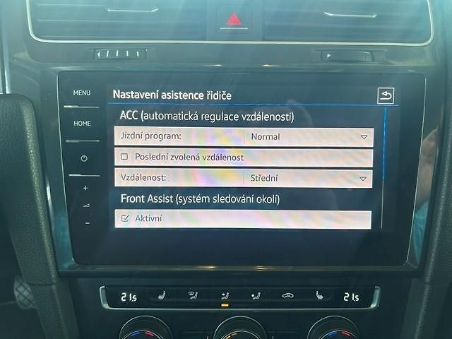 Volkswagen Golf Variant 1,6TDi DSG F1 LED MATRIX NAVI - fotka 41 z 51