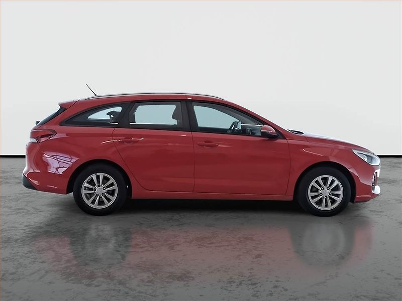 Hyundai i30 (2018) 1.4 T-GDI, ČR,1.maj - fotka 6 z 17